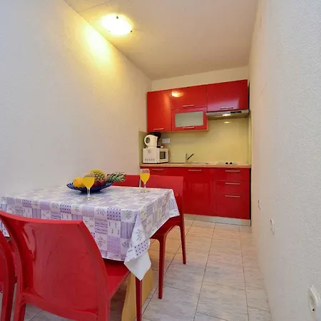 Apartamento Pakostane 7 *