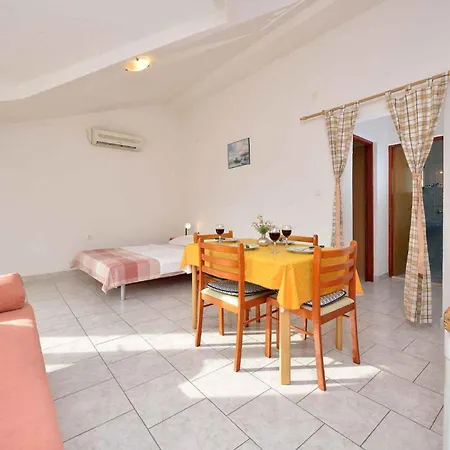 Pakostane 7 Apartamento *