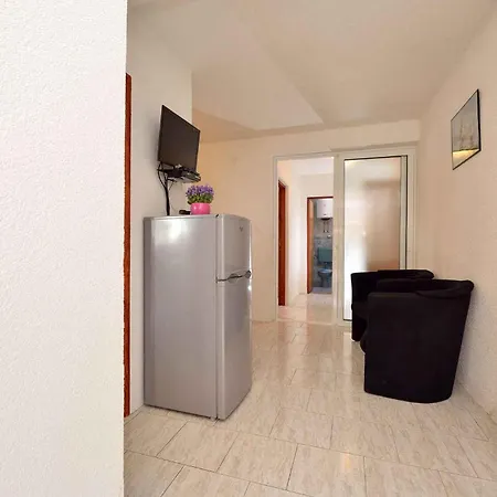 Apartamento Pakostane 7 *